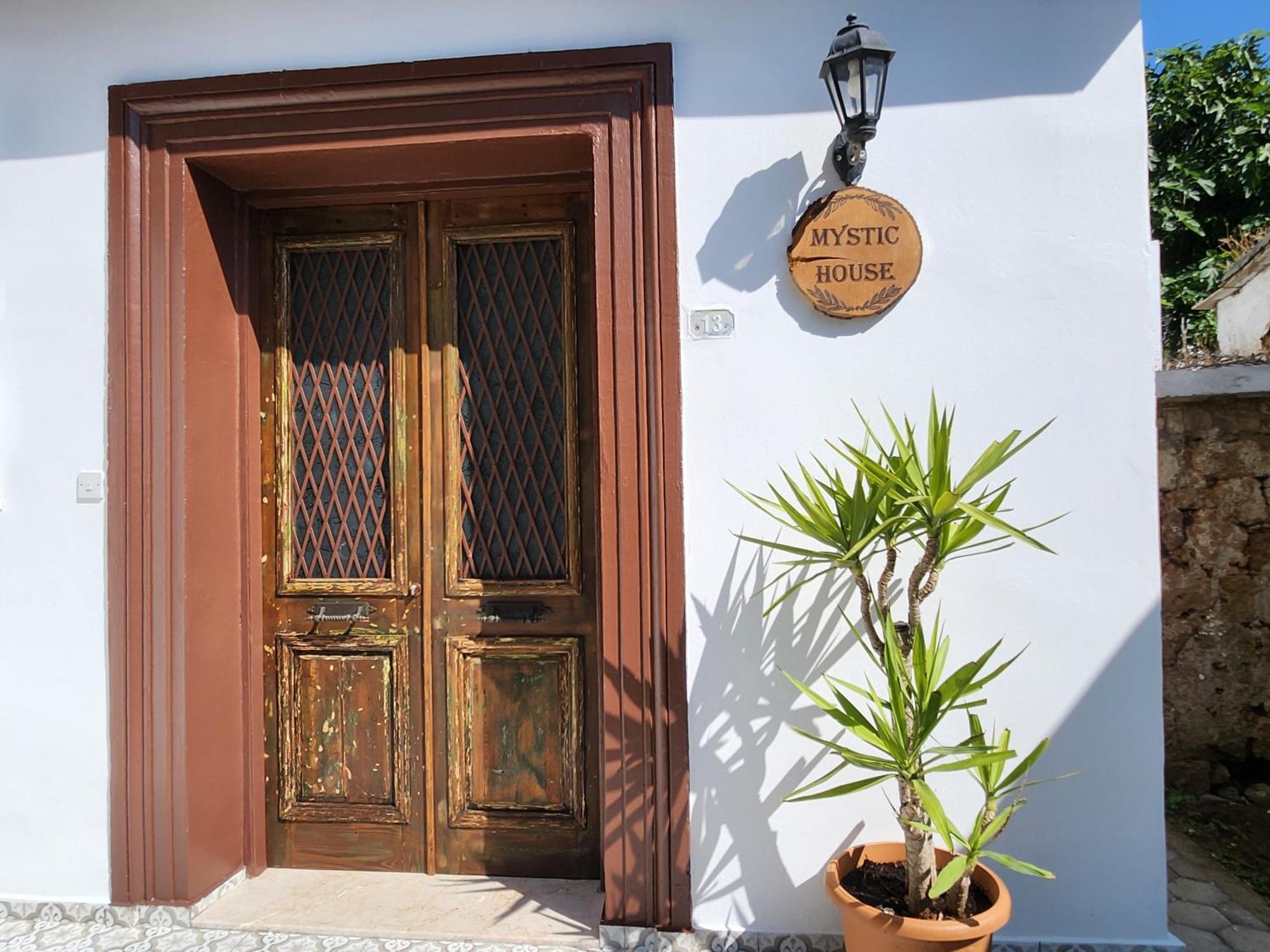 Mystic Guest House Famagusta Фамагуста Екстер'єр фото