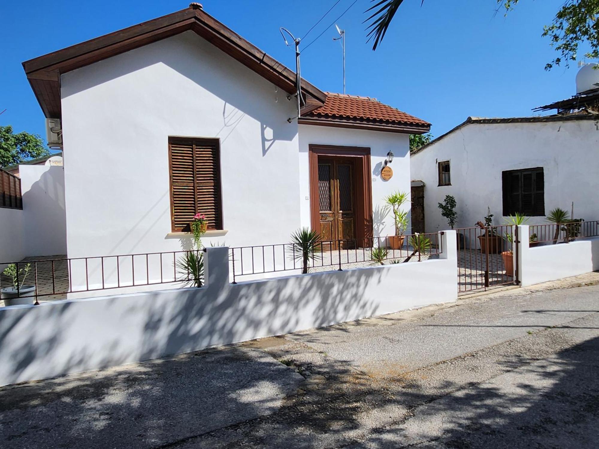 Mystic Guest House Famagusta Фамагуста Екстер'єр фото